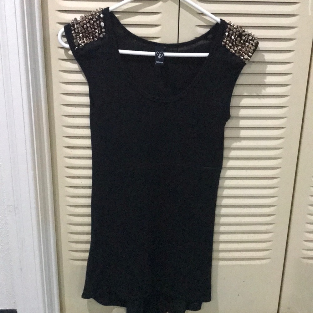 Black shirt